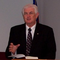 Follow Jesus’ Example   Text Luke 23 Verse 34